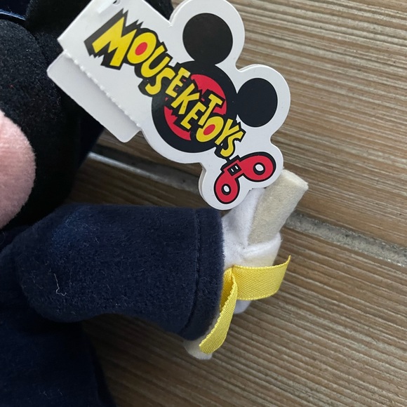 Disney plush graduation bean bag - Picture 2 of 5